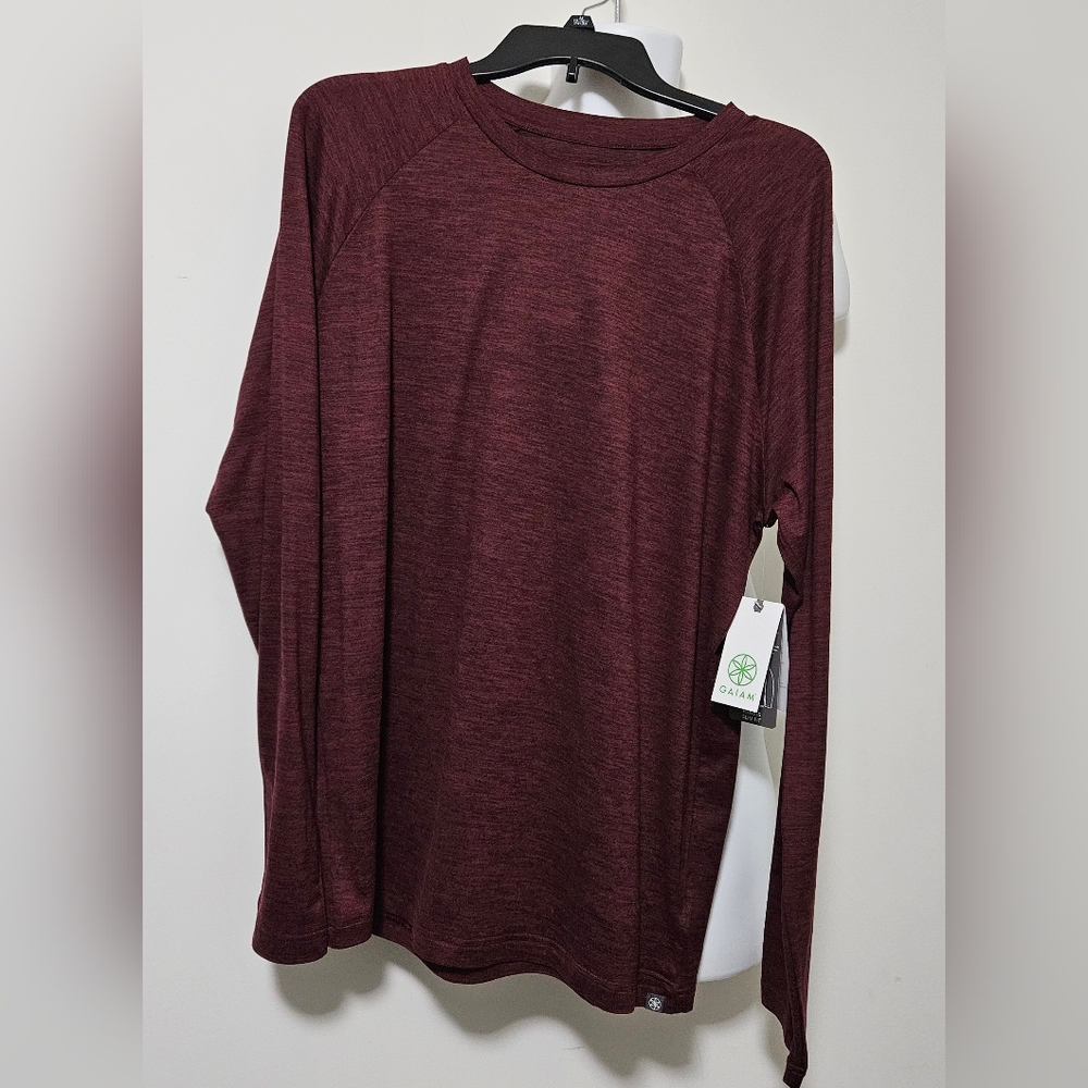 GAIAM Men's Long Sleeve Slim Fit T-shirt